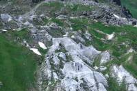 Dissolutions en forme d'entonnoir sur un affleurement gypse (Col du Galibier, Alpes)